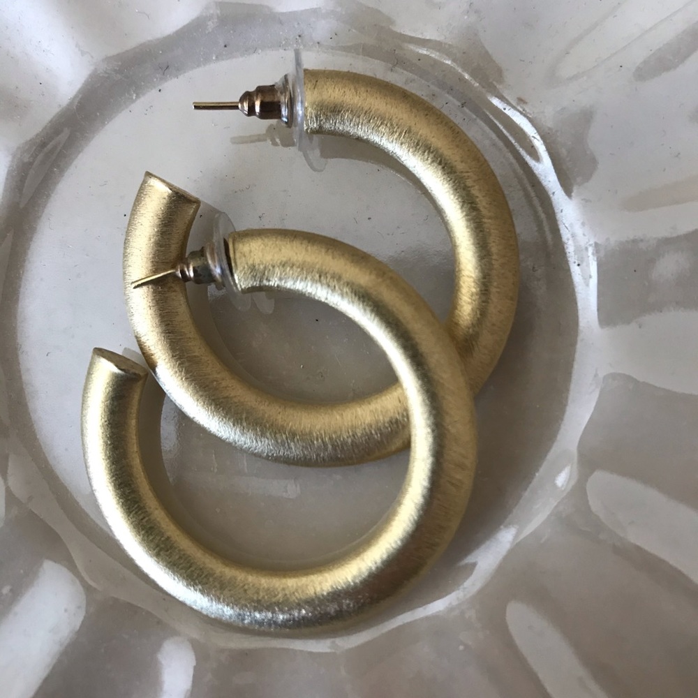 Moon and Lola Serena Hoops in gold - XS